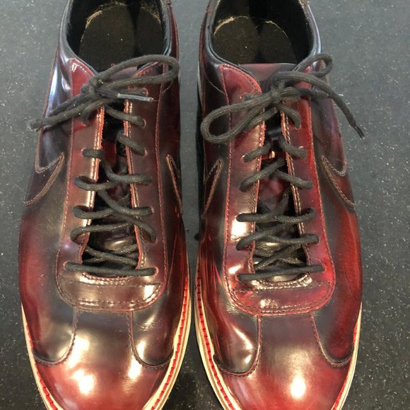 Nike and the swoosh man shoes - Picture 1 of 5